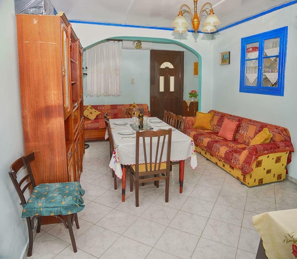 Villa Eleni's House à Chlomos Extérieur photo